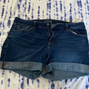 Size 13 apt 9 shorts. No stains or holes.